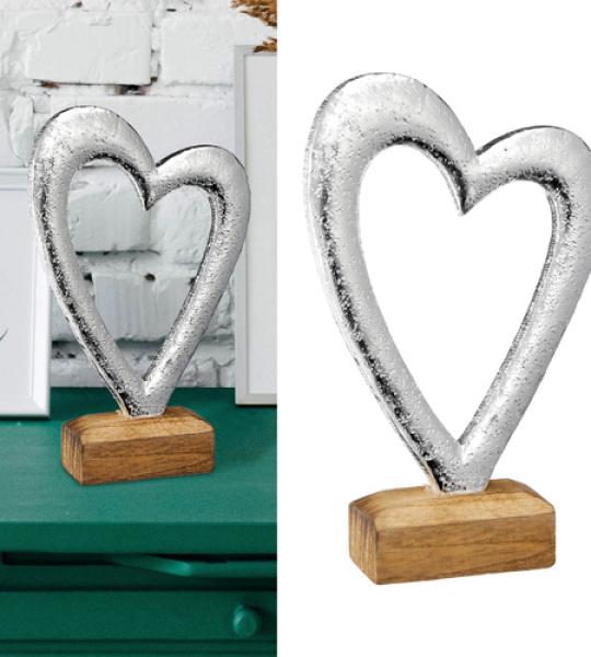 heart on wood 19cm